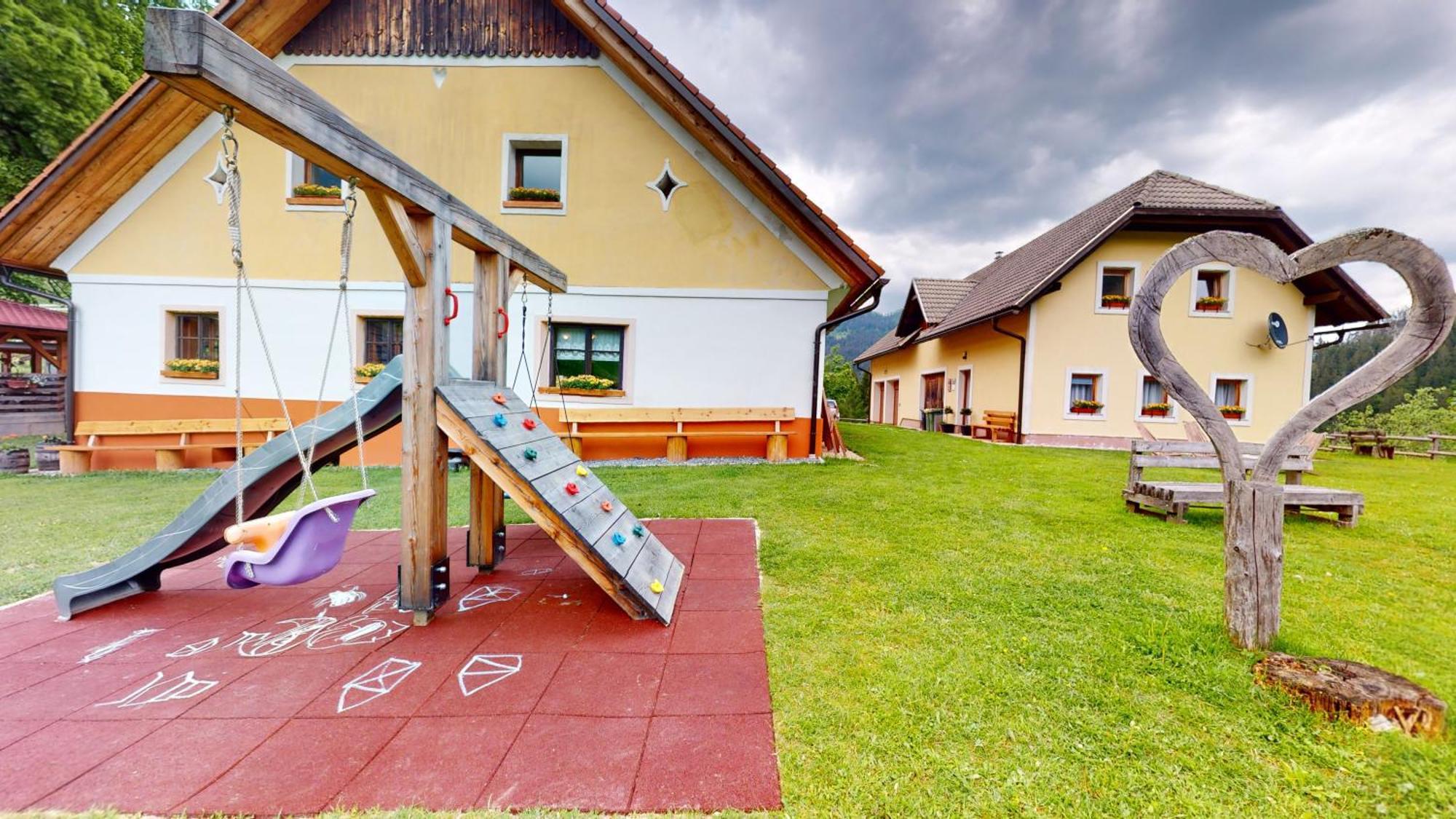 Tourist Farm Gradisnik Apartment Solcava Ngoại thất bức ảnh